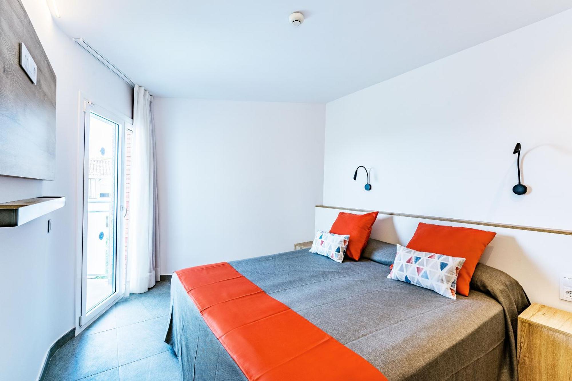 Apartamentos Sunway Apollo Sitges Exterior photo