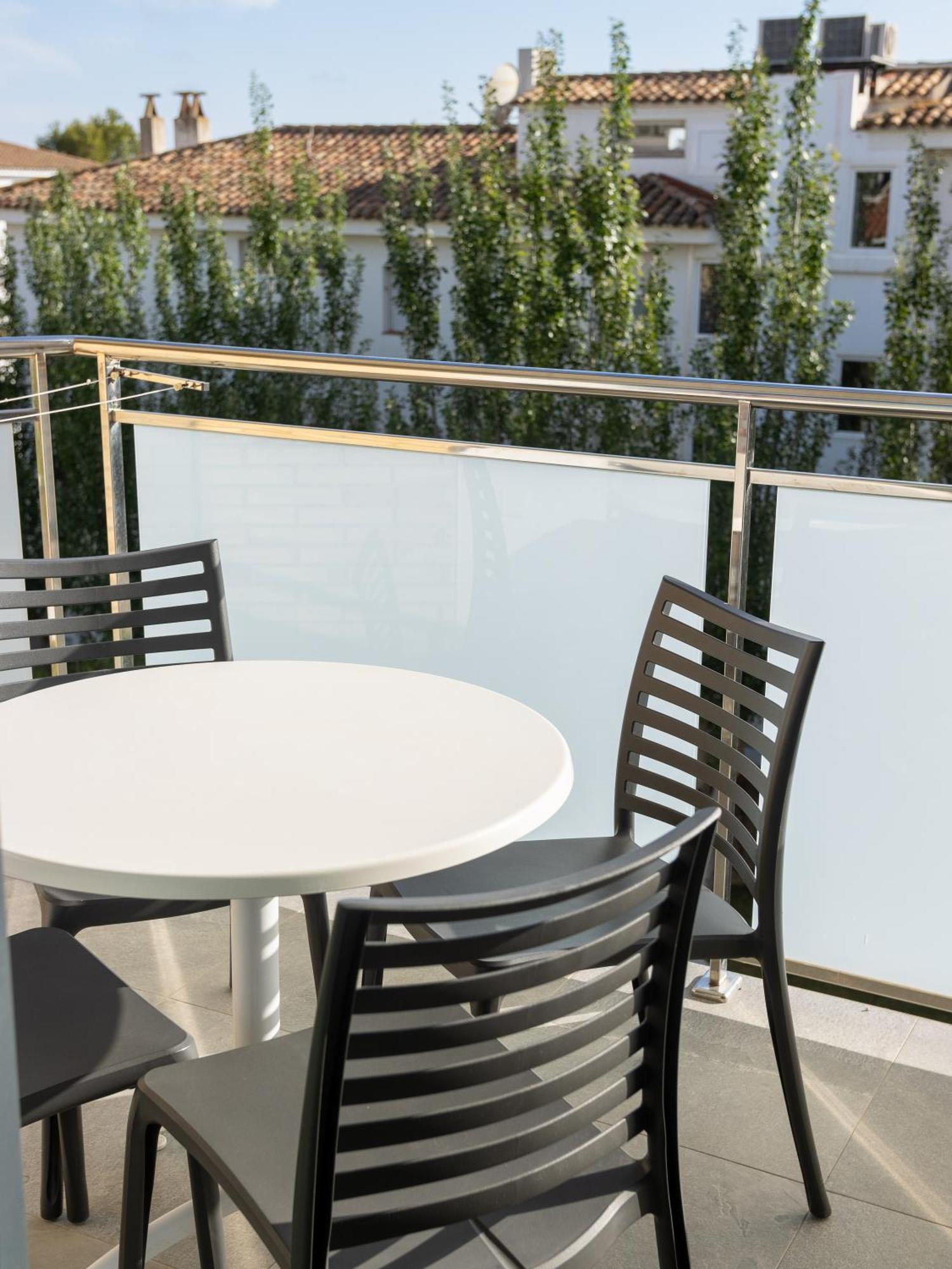 Apartamentos Sunway Apollo Sitges Exterior photo